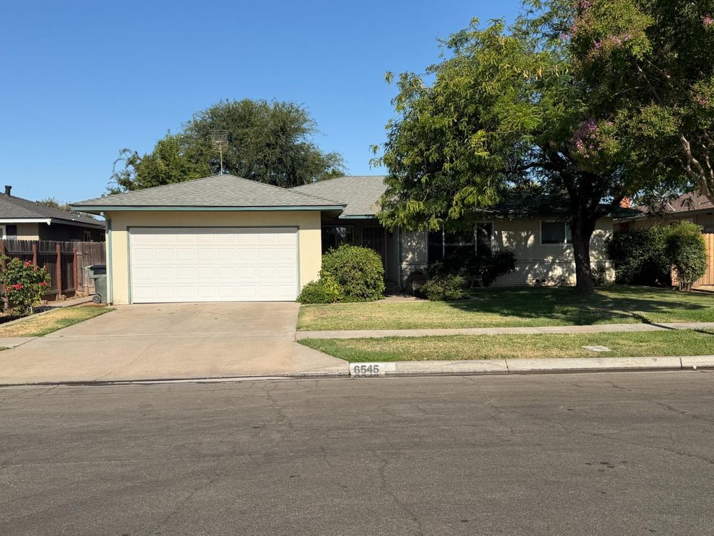 6545 N Raisina Avenue, Fresno, CA 93710