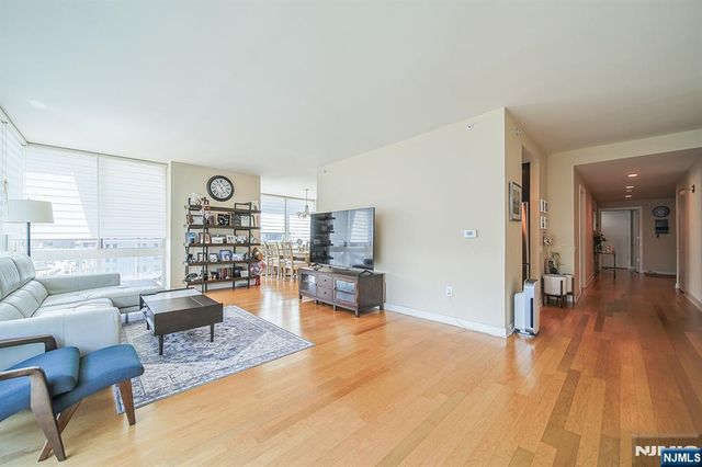 918 Hudson Park, Edgewater, NJ 07020