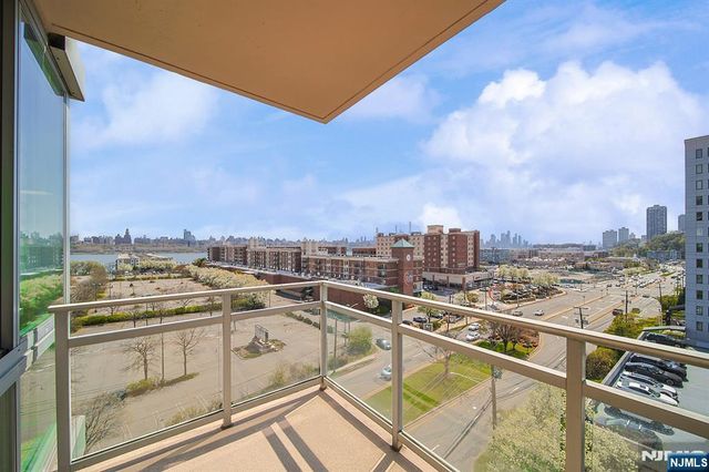 918 Hudson Park, Edgewater, NJ 07020