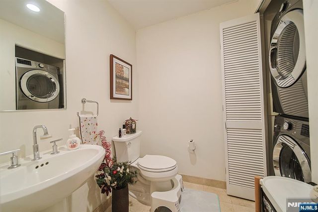 918 Hudson Park, Edgewater, NJ 07020