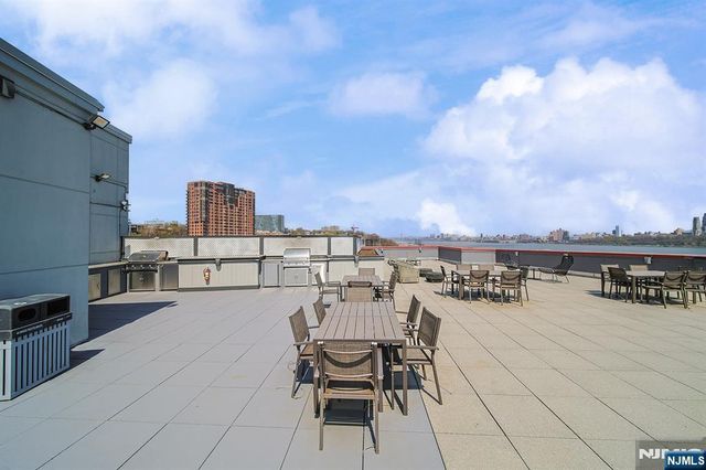 918 Hudson Park, Edgewater, NJ 07020