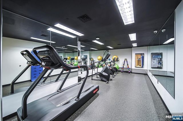 918 Hudson Park, Edgewater, NJ 07020