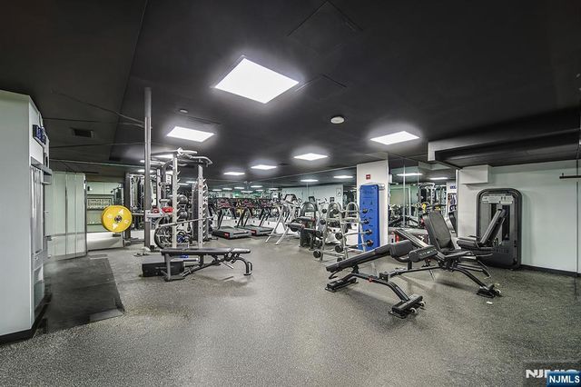 918 Hudson Park, Edgewater, NJ 07020