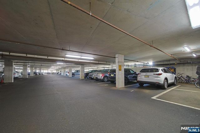 918 Hudson Park, Edgewater, NJ 07020