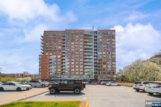 918 Hudson Park, Edgewater, NJ 07020