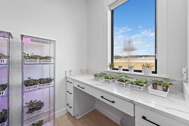 20724 E Happy Trails Ln, Otis Orchards, WA 99027