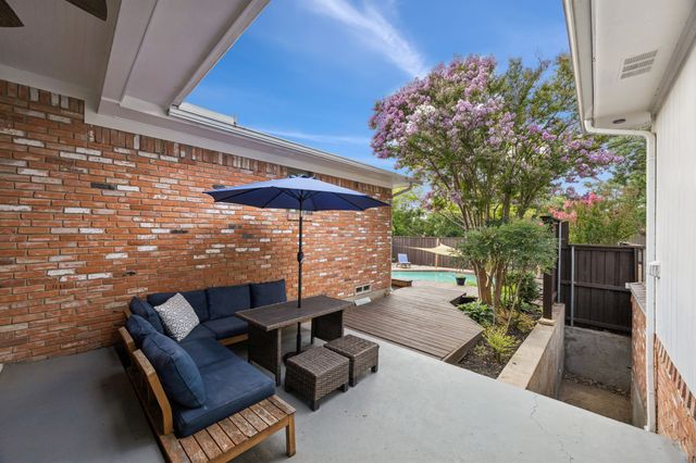 9227 Whitehurst Drive, Dallas, TX 75243