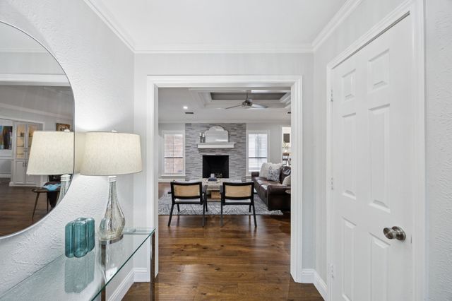 9227 Whitehurst Drive, Dallas, TX 75243