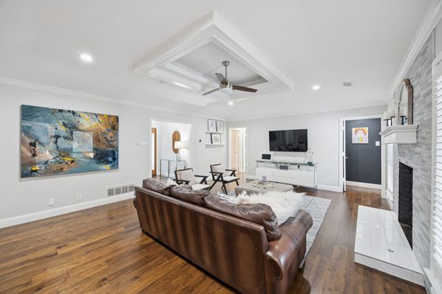 9227 Whitehurst Drive, Dallas, TX 75243