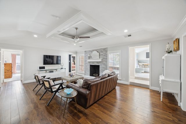 9227 Whitehurst Drive, Dallas, TX 75243