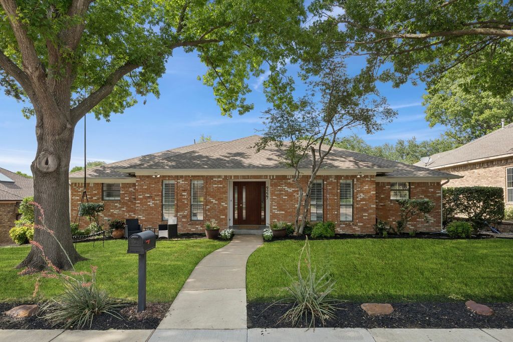 9227 Whitehurst Drive, Dallas, TX 75243