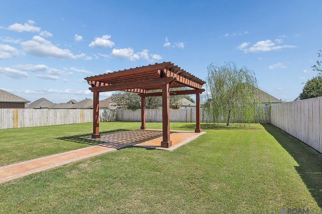 6067 Tuscany Ln, Sorrento, LA 70778