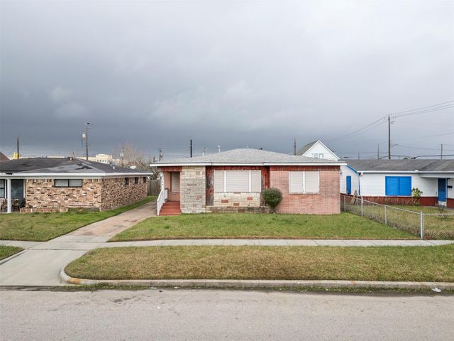 5108 Avenue L Street, Galveston, TX 77551