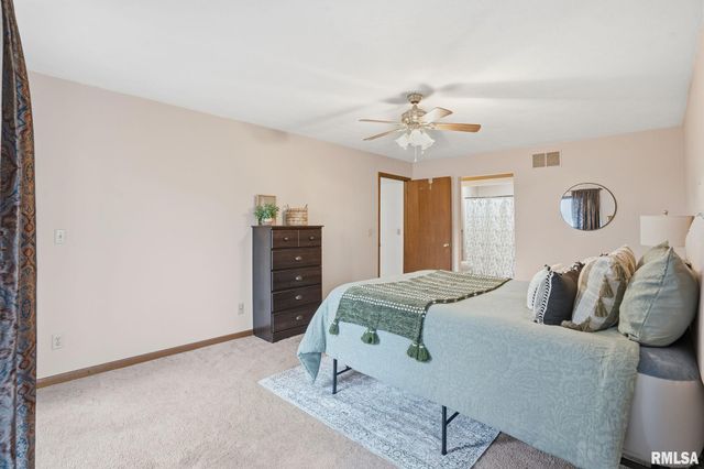 2200 36th St Apt 3C, Rock Island, IL 61201