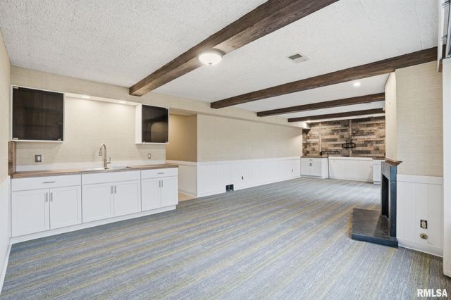 2200 36th St Apt 3C, Rock Island, IL 61201