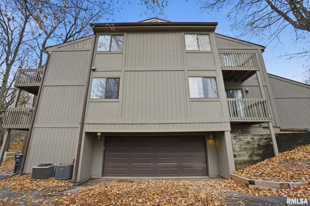 2200 36th St Apt 3C, Rock Island, IL 61201