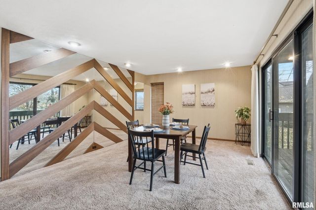 2200 36th St Apt 3C, Rock Island, IL 61201