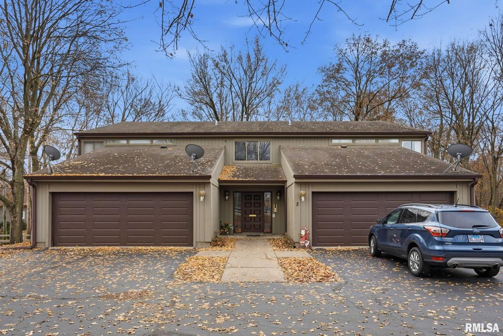 2200 36th St Apt 3C, Rock Island, IL 61201