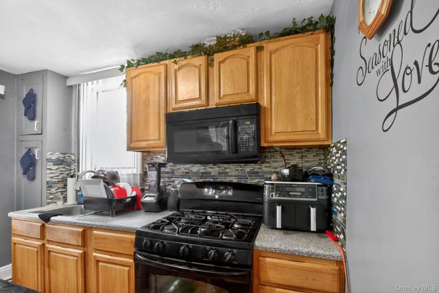 13715 231st Street, Laurelton, NY 11413