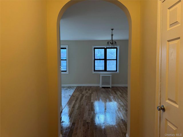 110 Stonelea Place 1B, New Rochelle, NY 10801