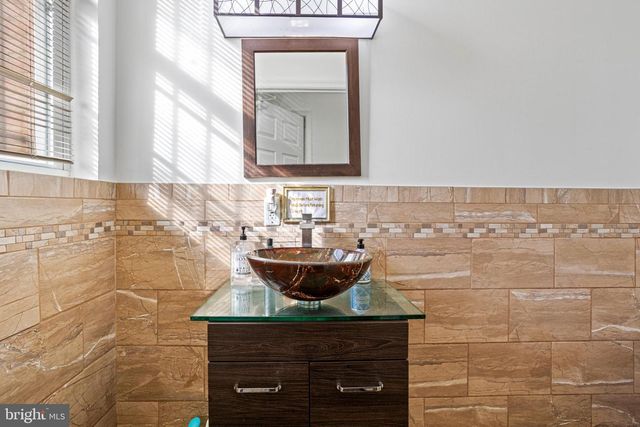 405 RHODE ISLAND AVE NE, Washington, DC 20002