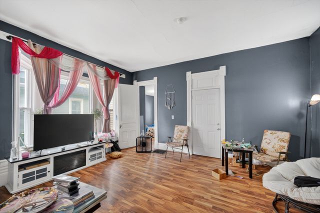 2915 Cottage Grove Avenue, Des Moines, IA 50311
