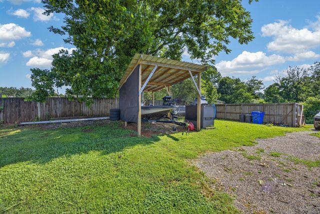 1959 Amber Meadows Rd, Cookeville, TN 38506