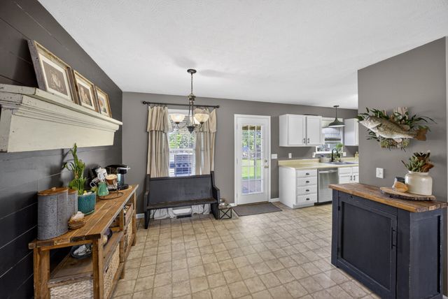 1959 Amber Meadows Rd, Cookeville, TN 38506