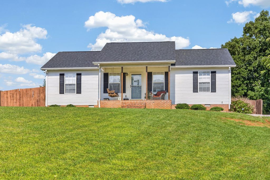 1959 Amber Meadows Rd, Cookeville, TN 38506