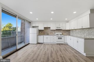 100 E GLENOLDEN AVE #R-10, Glenolden, PA 19036
