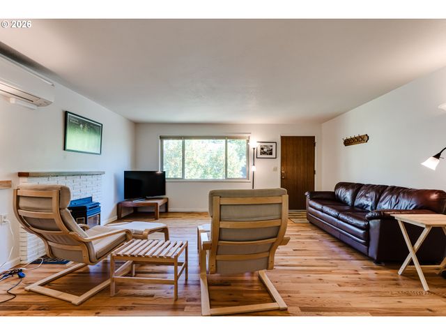 450 W 28TH Ave, Eugene, OR 97405