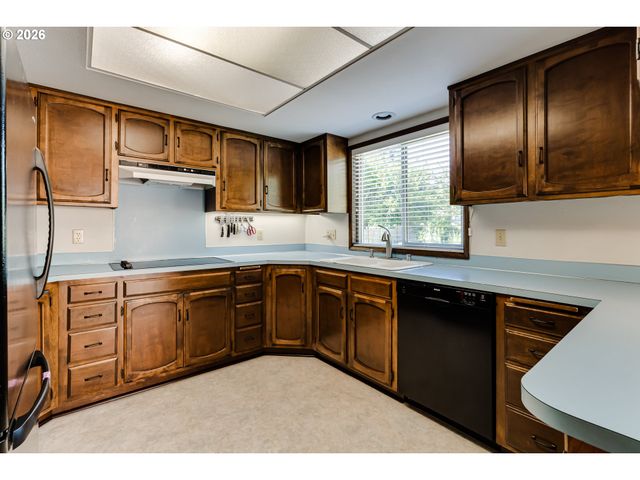 450 W 28TH Ave, Eugene, OR 97405