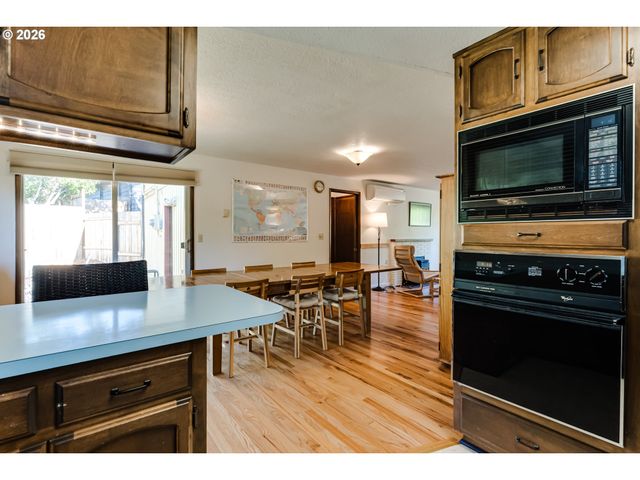 450 W 28TH Ave, Eugene, OR 97405