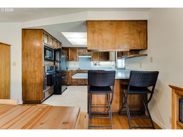 450 W 28TH Ave, Eugene, OR 97405