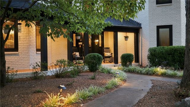 1205 E Hilltop Drive, Rogers, AR 72756