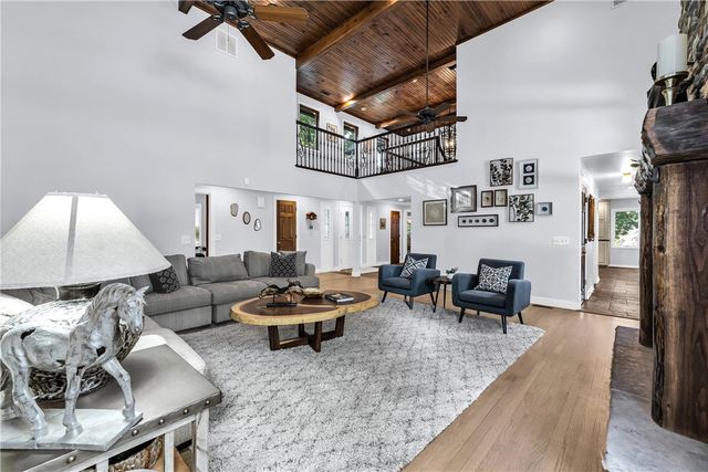 1205 E Hilltop Drive, Rogers, AR 72756