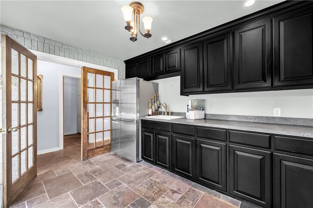 1205 E Hilltop Drive, Rogers, AR 72756