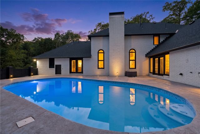 1205 E Hilltop Drive, Rogers, AR 72756