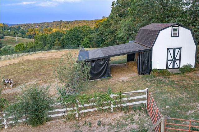 1205 E Hilltop Drive, Rogers, AR 72756