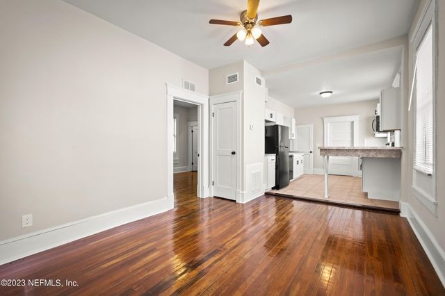 1832 WALNUT Street, Jacksonville, FL 32206