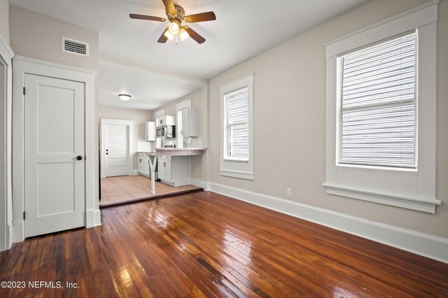 1832 WALNUT Street, Jacksonville, FL 32206