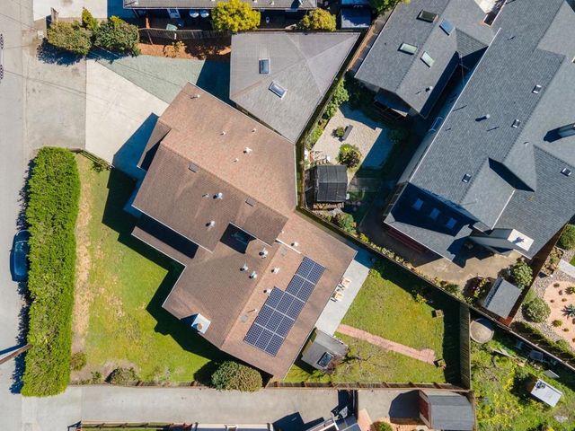 515 Sonora Avenue, El Granada, CA 94018