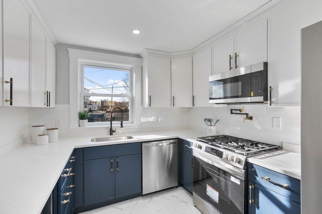 29 Lake View Place, Lynn, MA 01904