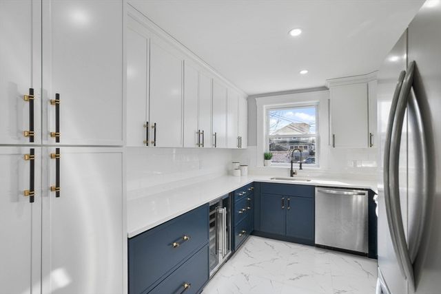 29 Lake View Place, Lynn, MA 01904