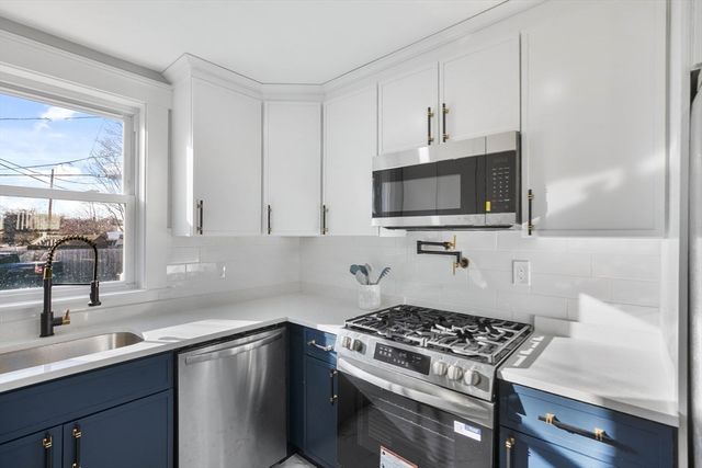 29 Lake View Place, Lynn, MA 01904