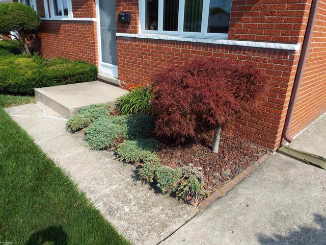 31759 Stricker Drive, Warren, MI 48088