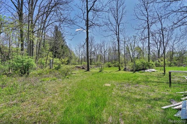 4264 Branch Road, Flint, MI 48506