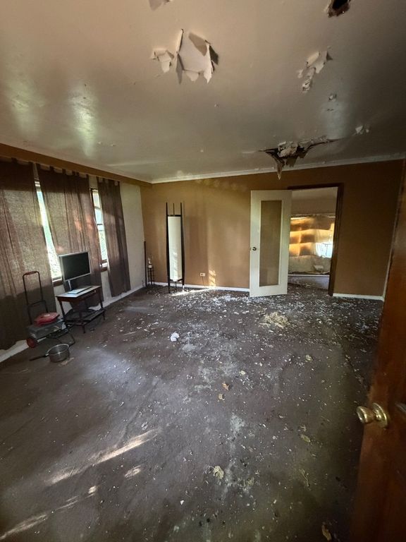 11625 S Yale Avenue, Chicago, IL 60628 — photo 2