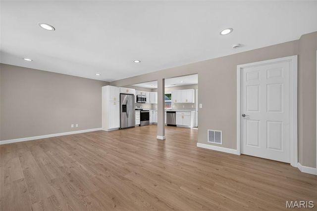 2302 N 5th Street, St Charles, MO 63301