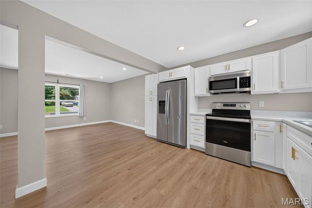 2302 N 5th Street, St Charles, MO 63301